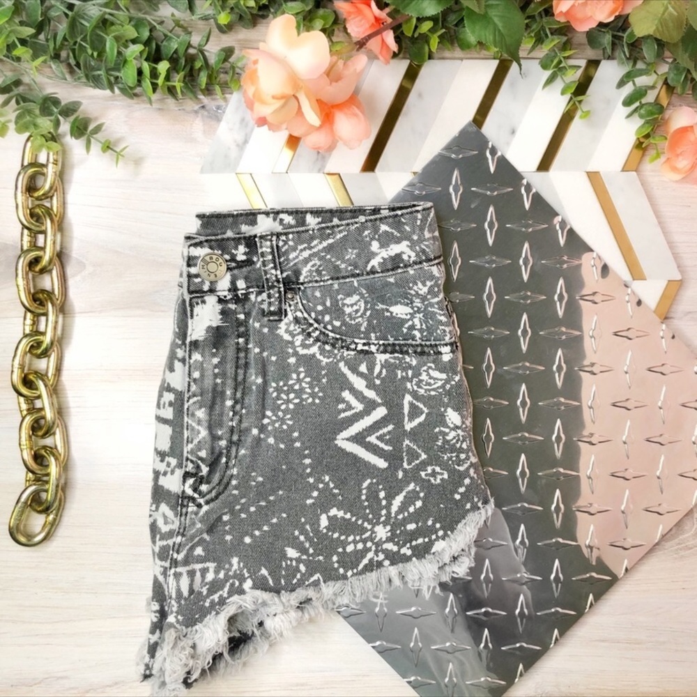 UO BDG Patterned Faded Dark Gray Jean Shorts